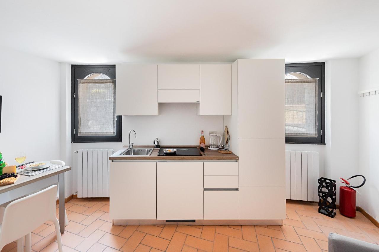 La Limonaia Apartments By Wonderful Italy Gardone Riviera Exterior photo